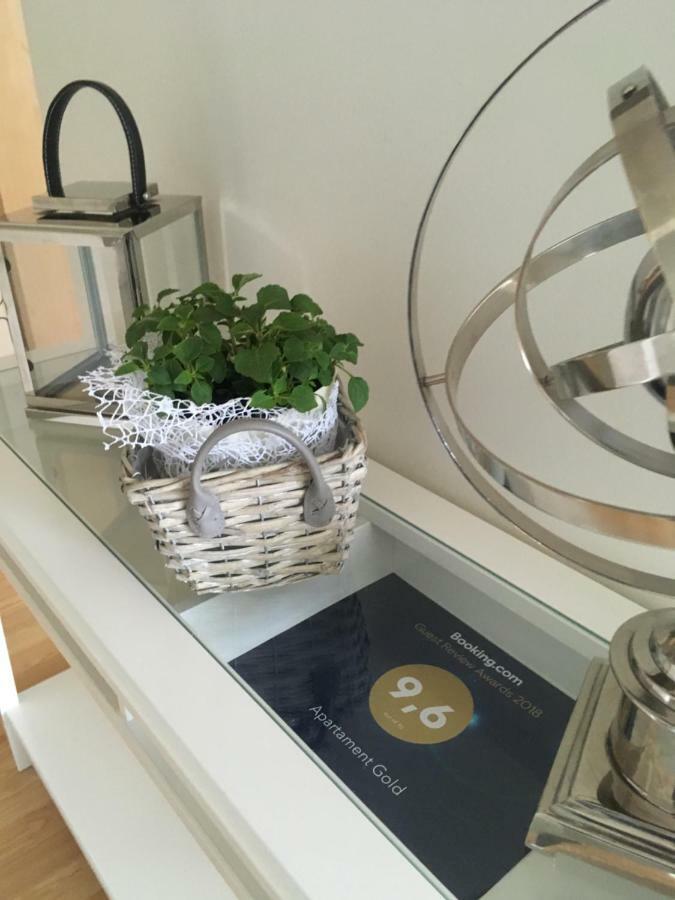 Apartament Gold เมียนซิดดรอแย ภายนอก รูปภาพ